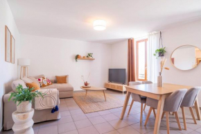 Bright apartment for 6 in bormes-les-mimosas!